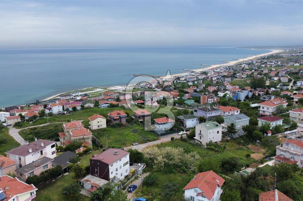 Karaburunda 593 m² Arsa İçinde Deniz Manzaralı 3 Katlı Bina.