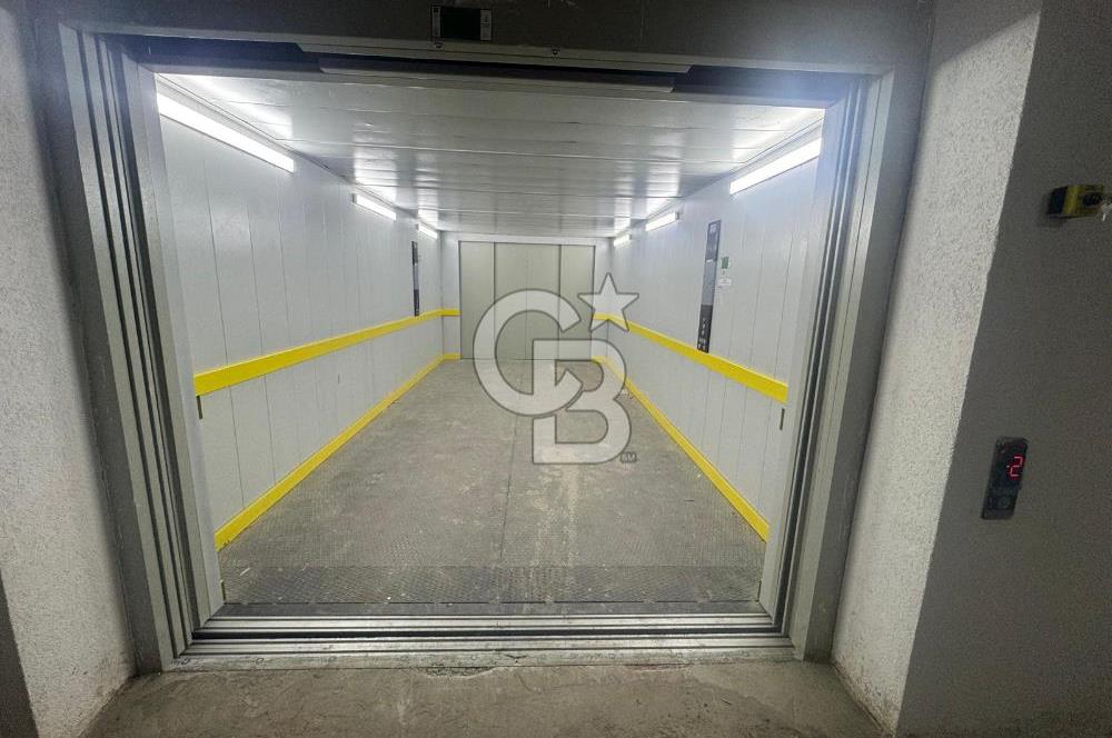 Sancaktepe Merkezde Atatürk Caddesine Cephe Kiralık Plaza Bodrum Katı