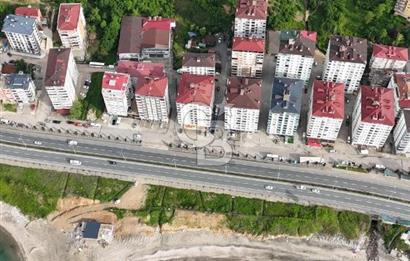 ARSİN YEŞİLYALI DA ANA YOLA 50 MT SİTE İÇİNDE KAT KARŞILIĞI ARSA