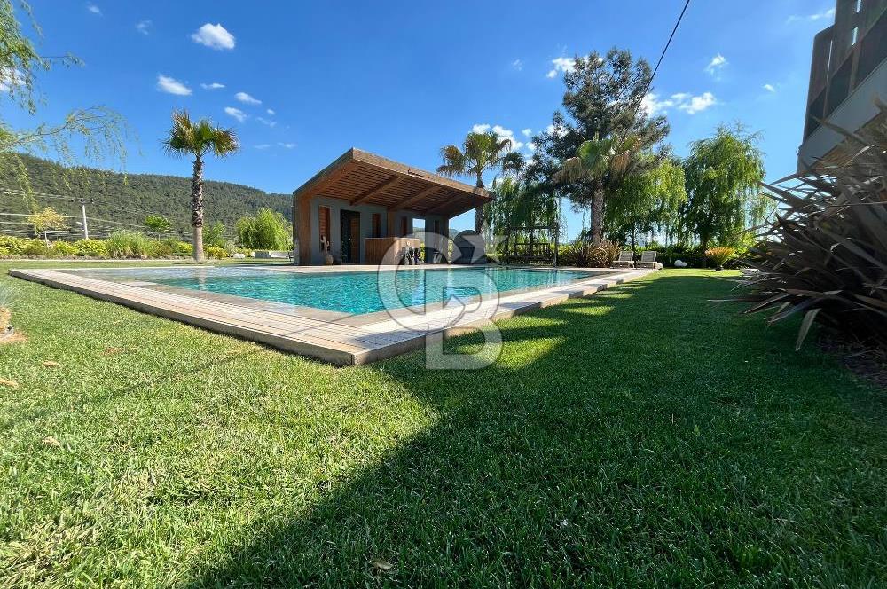 Menderes Yenikōy de 10 Dönüm Arsa İçinde Rüya gibi Villa CB-PH