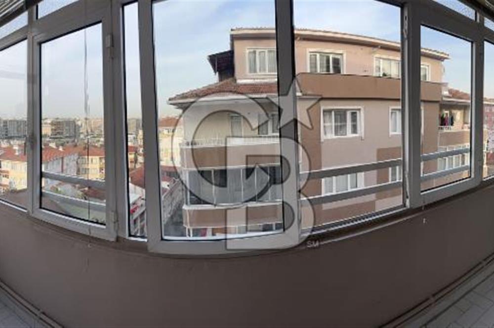 Sefaköy Teyfik Bey Mahallesinde İçi Yapılı Satılık Daire