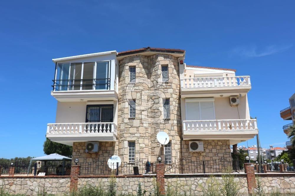 Didim çamlıkta satılık 3+1 villa havuzlu site 