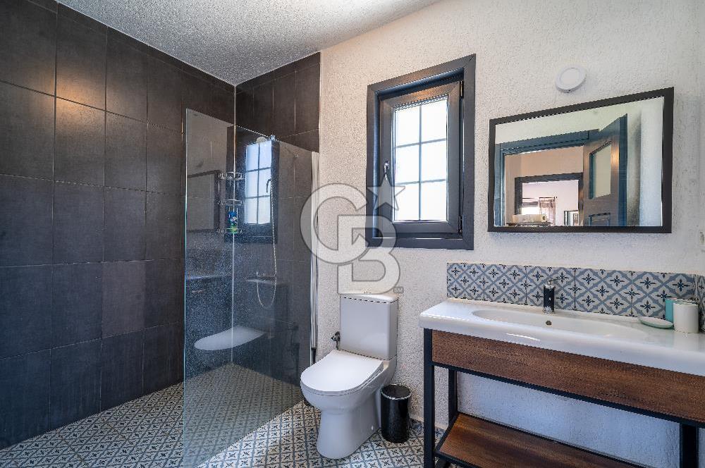 Akyarlar Kalekent Sitesi'nde Yenilenmiş 4+1 Villa