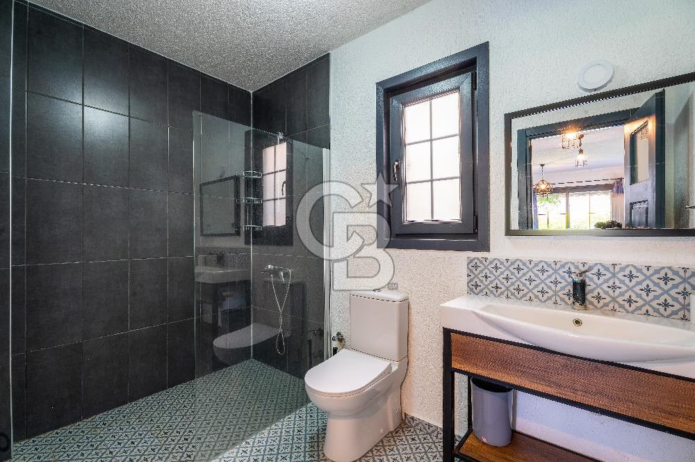 Akyarlar Kalekent Sitesi'nde Yenilenmiş 4+1 Villa