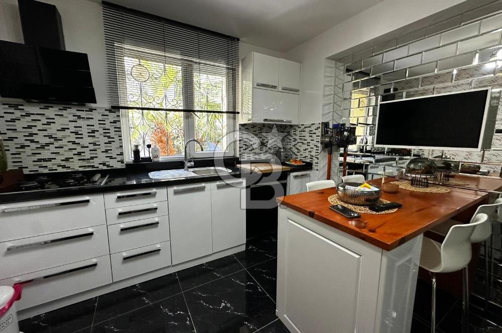 BEYLİKDÜZÜ/ VİLLA GARDEN SİTESİNDE 3 KATLI TRİPLEX DAİRE