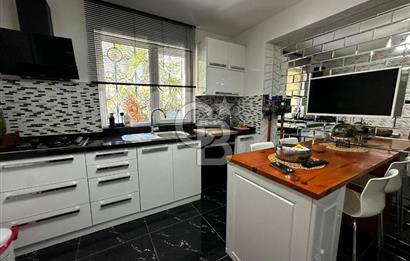 BEYLİKDÜZÜ/ VİLLA GARDEN SİTESİNDE 3 KATLI TRİPLEX DAİRE