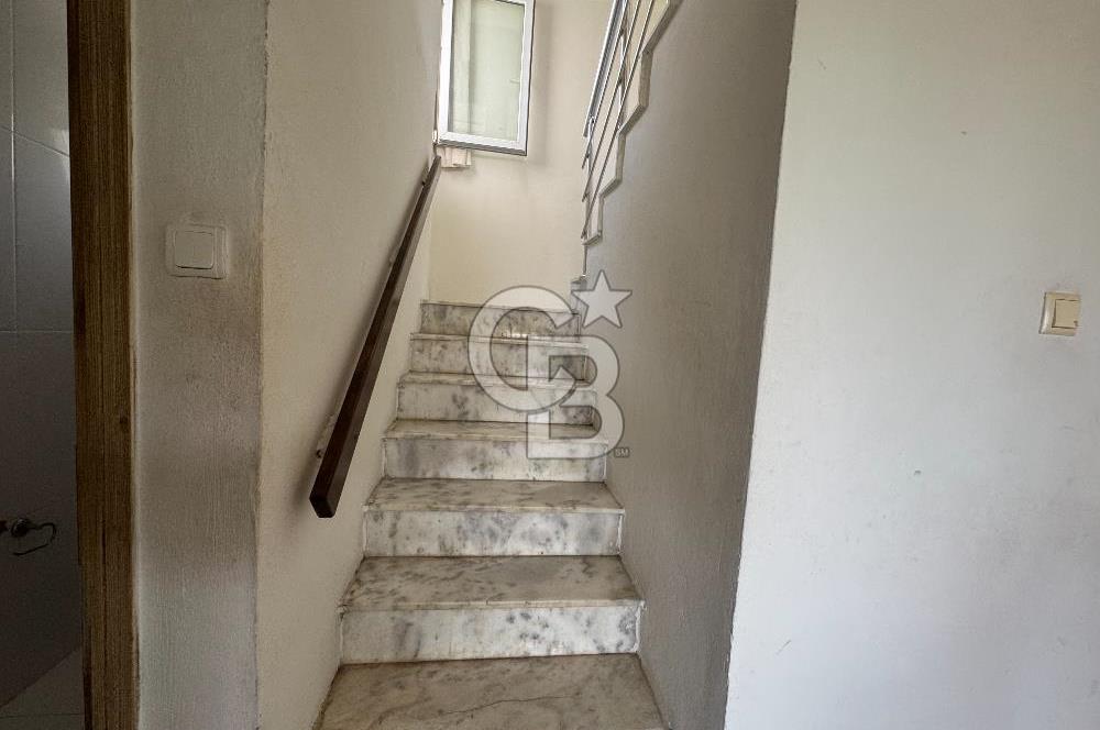 ÇEŞME ILDIR BORNOVALILAR SİTESİNDE  DENİZE 200 METRE SATILIK VİLLA