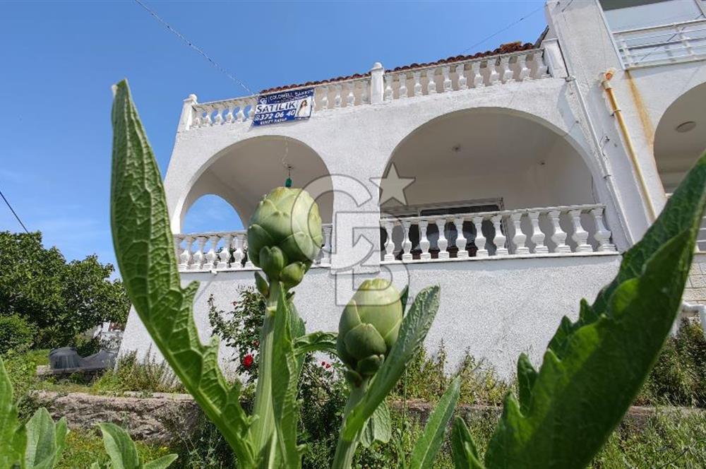 ÇEŞME ILDIR BORNOVALILAR SİTESİNDE  DENİZE 200 METRE SATILIK VİLLA
