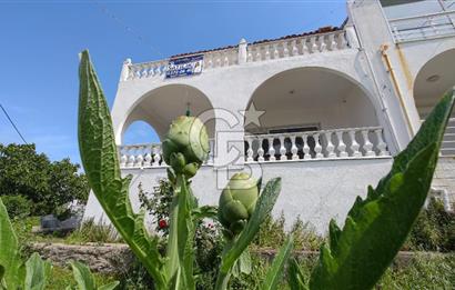 ÇEŞME ILDIR BORNOVALILAR SİTESİNDE  DENİZE 200 METRE SATILIK VİLLA
