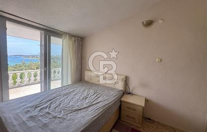 ÇEŞME ILDIR BORNOVALILAR SİTESİNDE  DENİZE 200 METRE SATILIK VİLLA