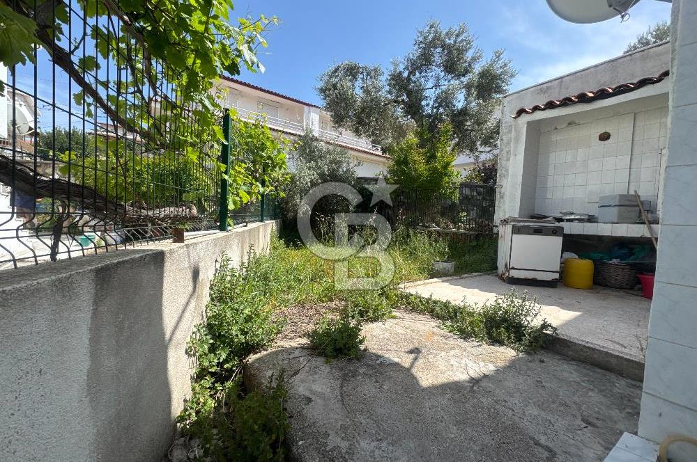 ÇEŞME ILDIR BORNOVALILAR SİTESİNDE  DENİZE 200 METRE SATILIK VİLLA