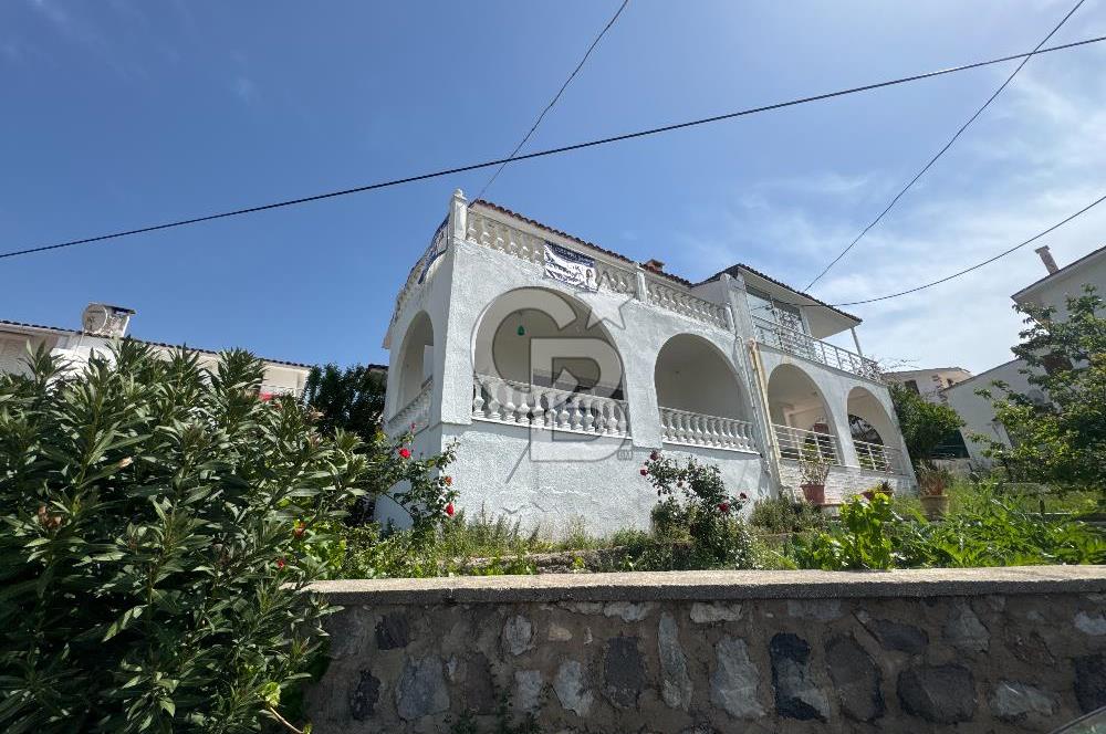 ÇEŞME ILDIR BORNOVALILAR SİTESİNDE  DENİZE 200 METRE SATILIK VİLLA