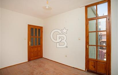Yenifoça'da Satılık Denize Sıfır 4+1 Villa