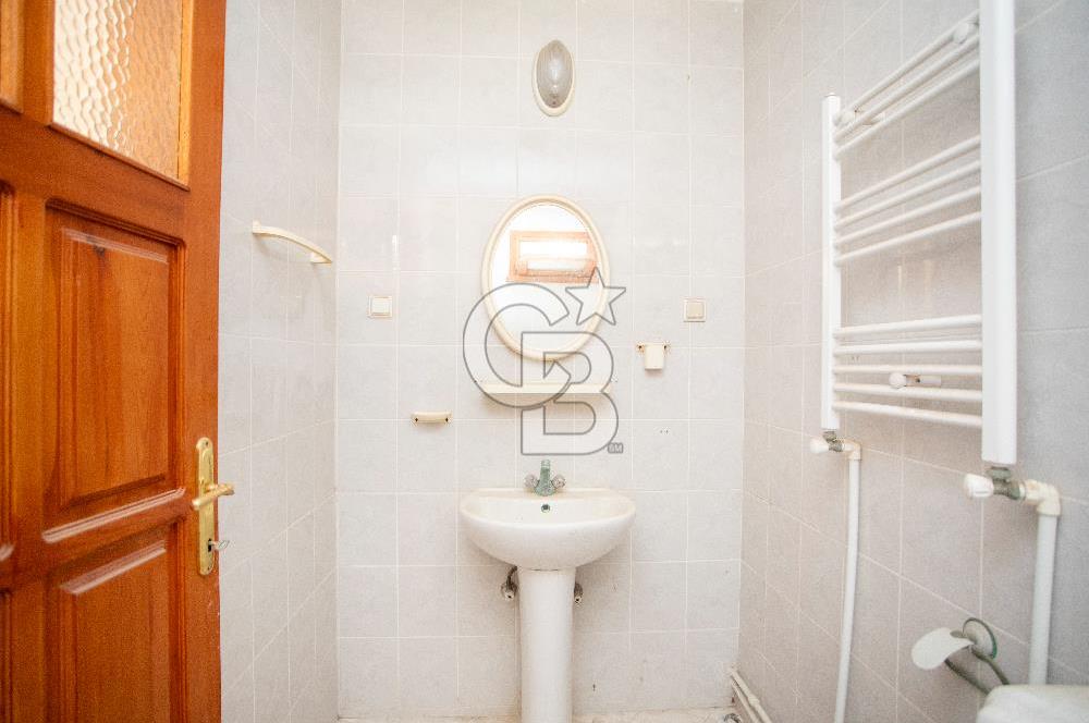 Yenifoça'da Satılık Denize Sıfır 4+1 Villa