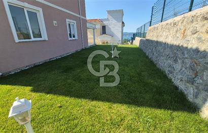 SAPANCA ÜNLÜCE'DE GÖL MANZARALI SİTE İÇİ SATILIK 4+1 VİLLA