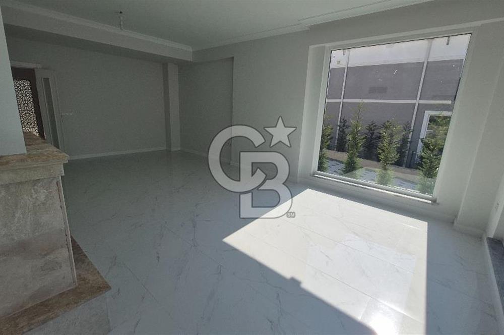 SAPANCA ÜNLÜCE'DE GÖL MANZARALI SİTE İÇİ SATILIK 4+1 VİLLA