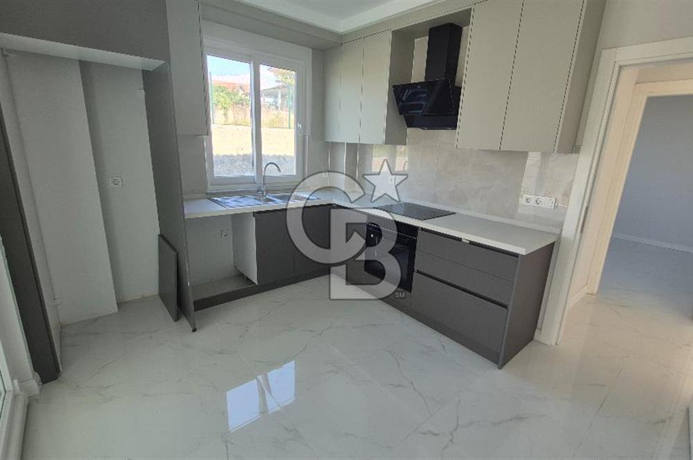 SAPANCA ÜNLÜCE'DE GÖL MANZARALI SİTE İÇİ SATILIK 4+1 VİLLA