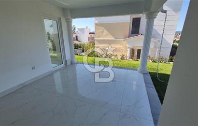 SAPANCA ÜNLÜCE'DE GÖL MANZARALI SİTE İÇİ SATILIK 4+1 VİLLA