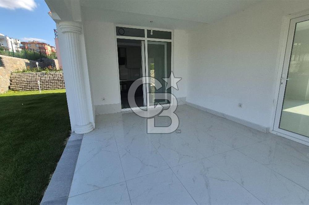 SAPANCA ÜNLÜCE'DE GÖL MANZARALI SİTE İÇİ SATILIK 4+1 VİLLA