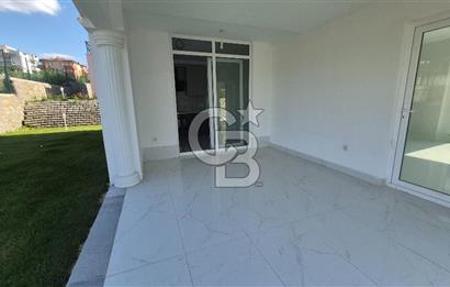 SAPANCA ÜNLÜCE'DE GÖL MANZARALI SİTE İÇİ SATILIK 4+1 VİLLA