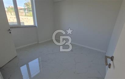 SAPANCA ÜNLÜCE'DE GÖL MANZARALI SİTE İÇİ SATILIK 4+1 VİLLA