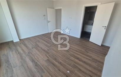SAPANCA ÜNLÜCE'DE GÖL MANZARALI SİTE İÇİ SATILIK 4+1 VİLLA