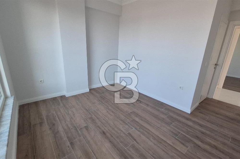 SAPANCA ÜNLÜCE'DE GÖL MANZARALI SİTE İÇİ SATILIK 4+1 VİLLA
