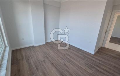 SAPANCA ÜNLÜCE'DE GÖL MANZARALI SİTE İÇİ SATILIK 4+1 VİLLA