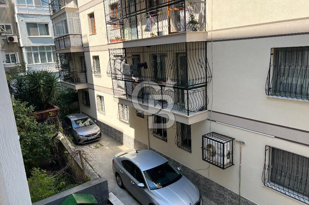 Karşıyaka Sahile Yürüme Mesafesinde Satılık 2+1 Daire