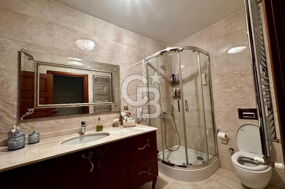 ACIBADEM ÇAMLIK SİTESİNDE BAKIMLI 4+1 SATILIK DAİRE