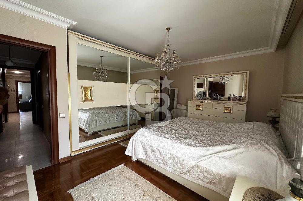 ACIBADEM ÇAMLIK SİTESİNDE BAKIMLI 4+1 SATILIK DAİRE