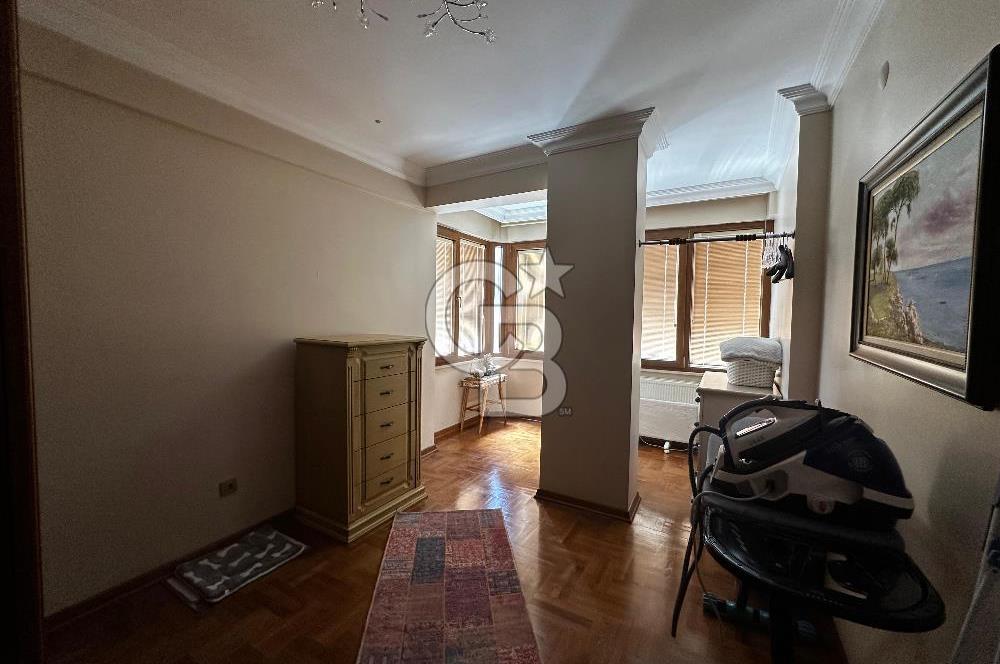 ACIBADEM ÇAMLIK SİTESİNDE BAKIMLI 4+1 SATILIK DAİRE