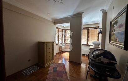 ACIBADEM ÇAMLIK SİTESİNDE BAKIMLI 4+1 SATILIK DAİRE