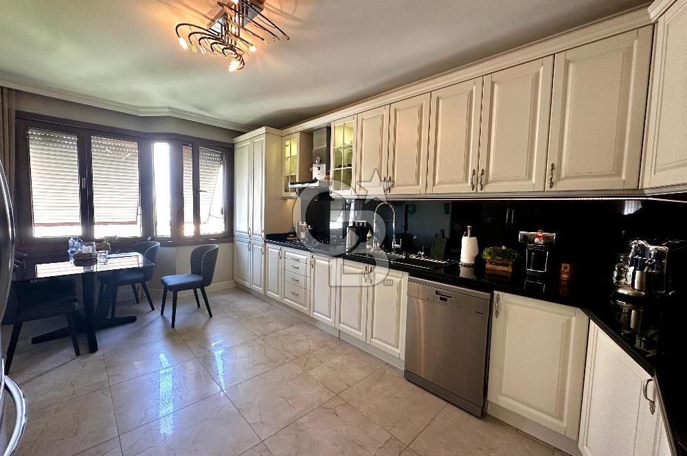 ACIBADEM ÇAMLIK SİTESİNDE BAKIMLI 4+1 SATILIK DAİRE