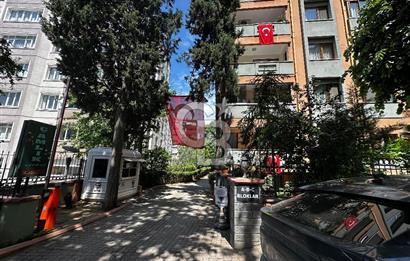 ACIBADEM ÇAMLIK SİTESİNDE BAKIMLI 4+1 SATILIK DAİRE
