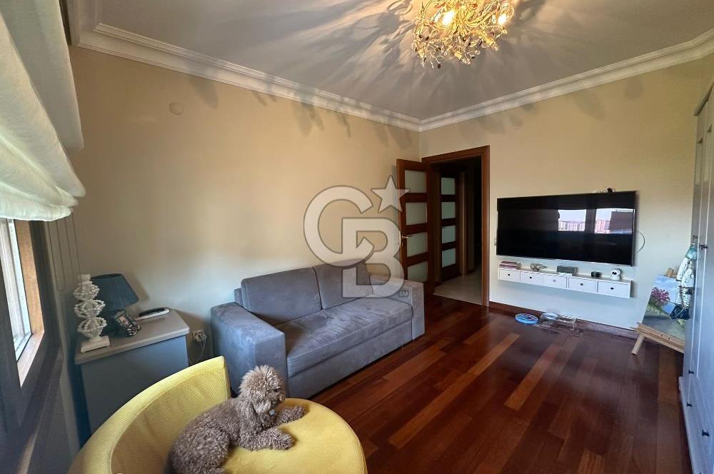 ACIBADEM ÇAMLIK SİTESİNDE BAKIMLI 4+1 SATILIK DAİRE