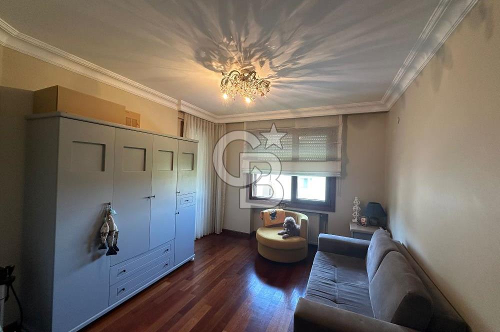 ACIBADEM ÇAMLIK SİTESİNDE BAKIMLI 4+1 SATILIK DAİRE