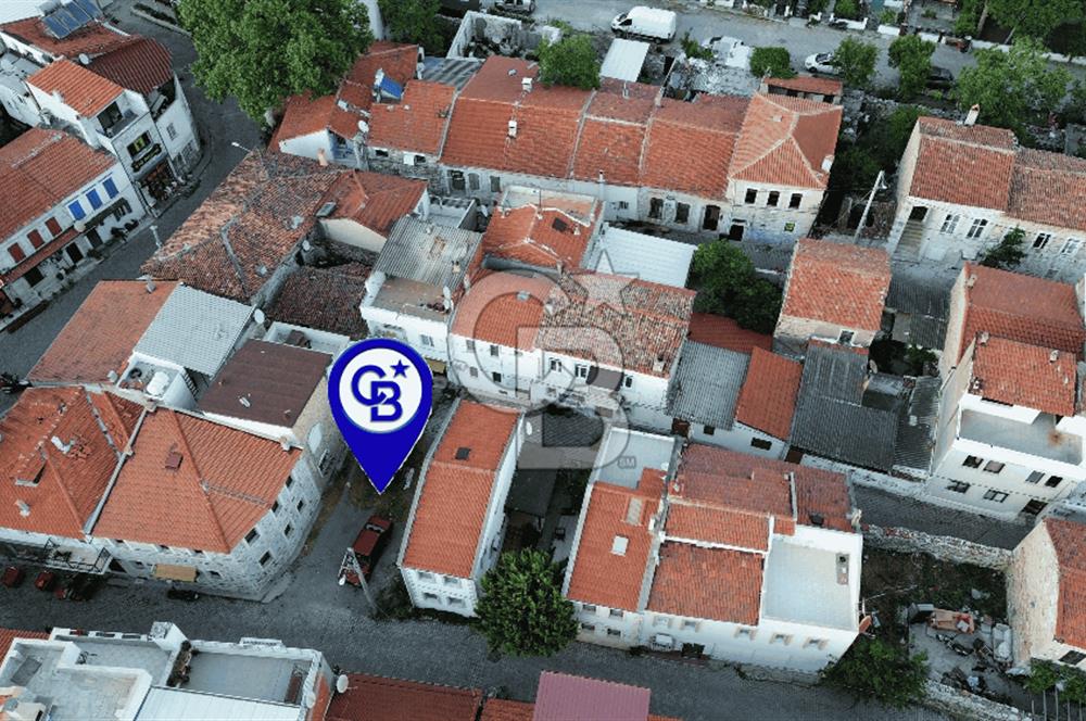 Yenifoça Merkez'de Satılık Arsa