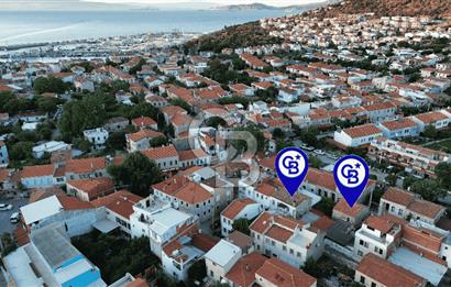 Yenifoça Merkez'de Satılık Tescilli Taş Bina