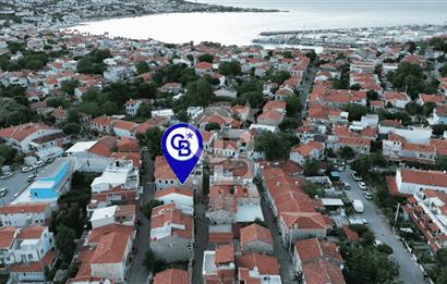 Yenifoça Merkez'de Satılık Arsa