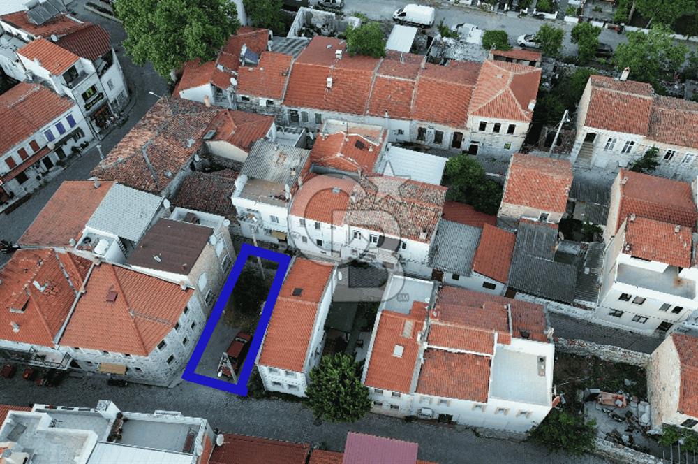 Yenifoça Merkez'de Satılık Arsa
