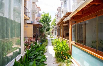 Foça Atatürk Mah. Site İçerisinde Satılık 3+1 Tripleks