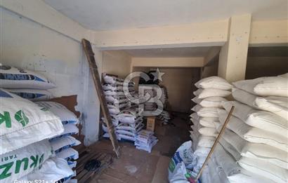 ÇARȘIBAȘI'NDA TICARET ACISINDAN UYGUN, YOLA CEPHE SATILIK DUKKAN