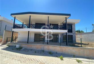 Urla'da Deniz Manzaralı Değerinin Altında Satılık Lüks Villa4+1 4 Banyo