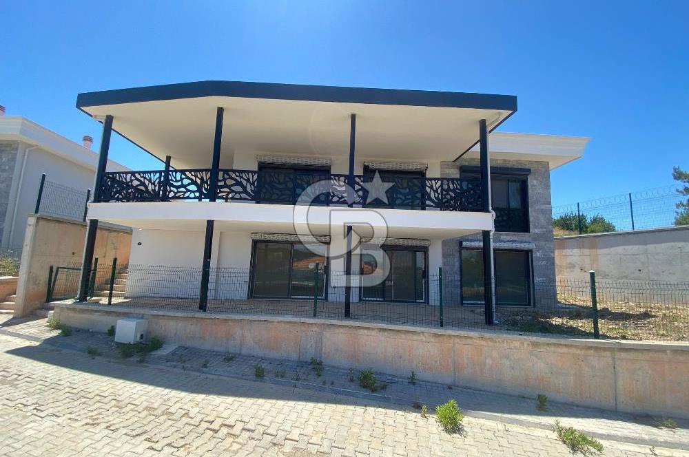 Urla'da Deniz Manzaralı Değerinin Altında Satılık Lüks Villa4+1 4 Banyo