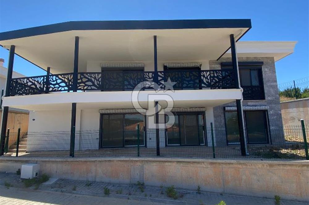 Urla'da Deniz Manzaralı Değerinin Altında Satılık Lüks Villa4+1 4 Banyo