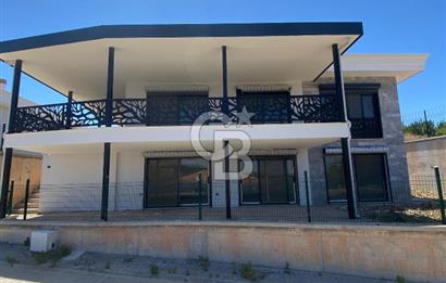 Urla'da Deniz Manzaralı Değerinin Altında Satılık Lüks Villa4+1 4 Banyo