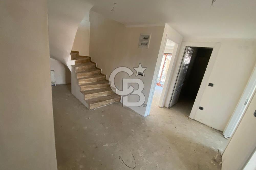 Urla'da Deniz Manzaralı Değerinin Altında Satılık Lüks Villa4+1 4 Banyo