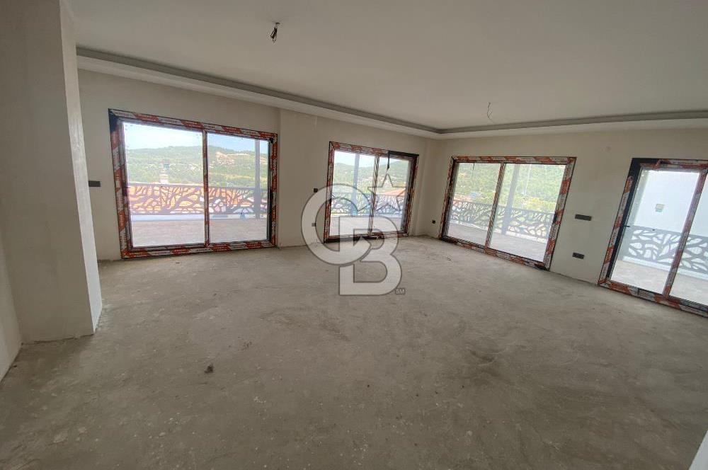 Urla'da Deniz Manzaralı Değerinin Altında Satılık Lüks Villa4+1 4 Banyo
