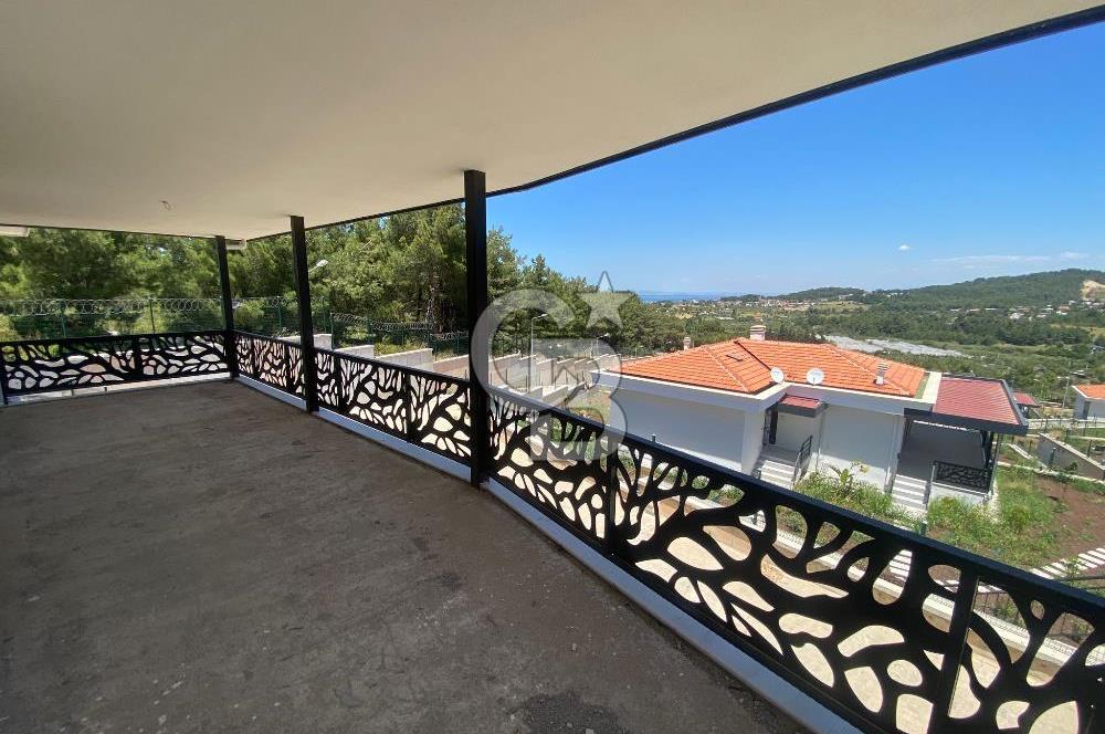 Urla'da Deniz Manzaralı Değerinin Altında Satılık Lüks Villa4+1 4 Banyo